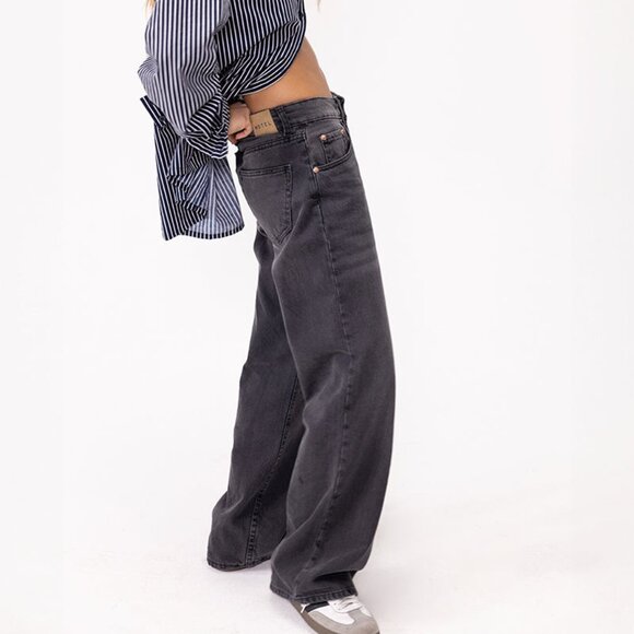 Motel Rocks Low Rise Parallel Jeans in Vintage Black Size W26 L34W26 L34 - Picture 1 of 4